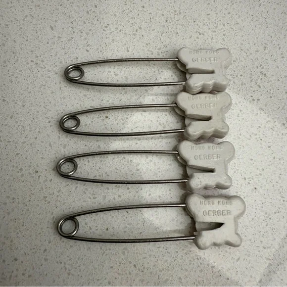 Set of 4 Vintage Bear Diaper Pins White Bears Red Bow Ties Nursery Retro Baby - Picture 4 of 7